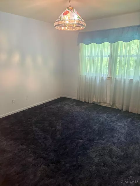 Bedroom - 7755 Pfeiffer Rd, Montgomery, OH 45242 photo 3 of 6