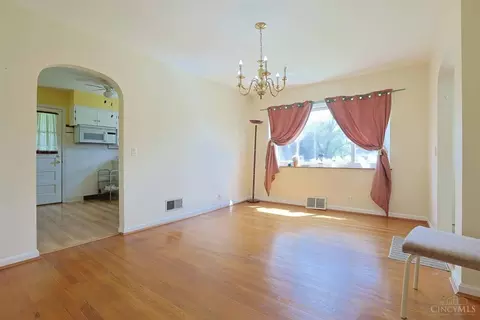 Living - 2312 Compton Rd, Cincinnati, OH 45231 photo 5 of 5