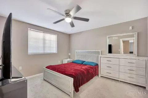 Bedroom - 5970 Colerain Ave, Cincinnati, OH 45239 photo 2 of 3