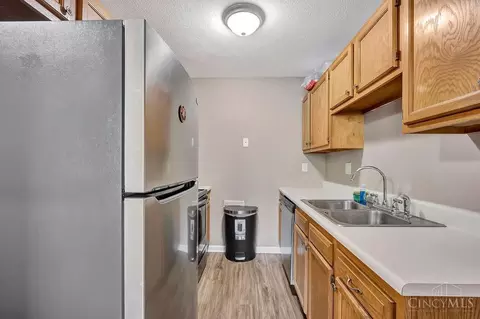 Kitchen - 5970 Colerain Ave, Cincinnati, OH 45239 photo 3 of 3