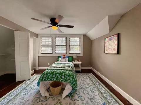 Bedroom - 1602 Rose Pl, Cincinnati, OH 45237 photo 8 of 10