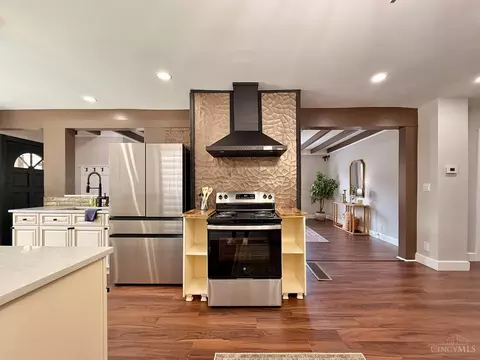 Kitchen - 1602 Rose Pl, Cincinnati, OH 45237 photo 4 of 8