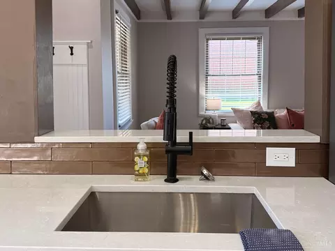 Kitchen - 1602 Rose Pl, Cincinnati, OH 45237 photo 6 of 8