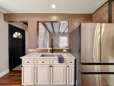 Kitchen - 1602 Rose Pl, Cincinnati, OH 45237 photo 7 of 8