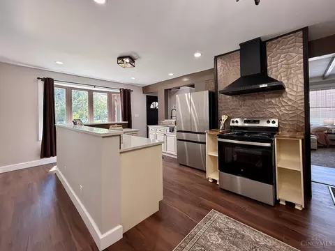 Kitchen - 1602 Rose Pl, Cincinnati, OH 45237 photo 3 of 8