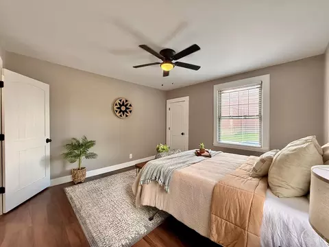 Bedroom - 1602 Rose Pl, Cincinnati, OH 45237 photo 2 of 10