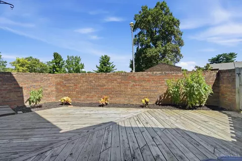 Exterior - 39 Stillmeadow Dr, Cincinnati, OH 45245 photo 2 of 4