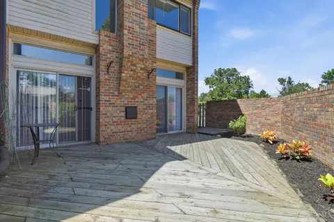 Exterior - 39 Stillmeadow Dr, Cincinnati, OH 45245 photo 3 of 4