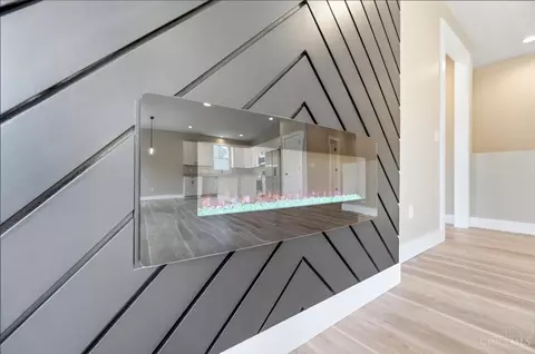 Entry Way - 1006 Harrogate Ct, Forest Park, OH 45240 photo 5 of 12