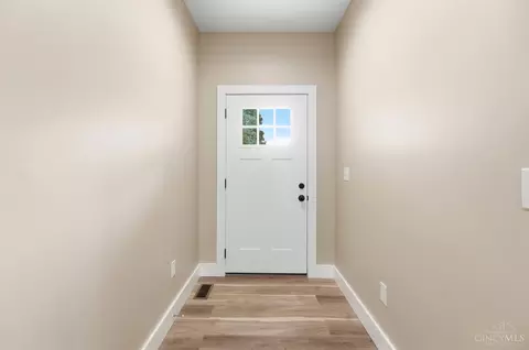 Entry Way - 1006 Harrogate Ct, Forest Park, OH 45240 photo 2 of 12