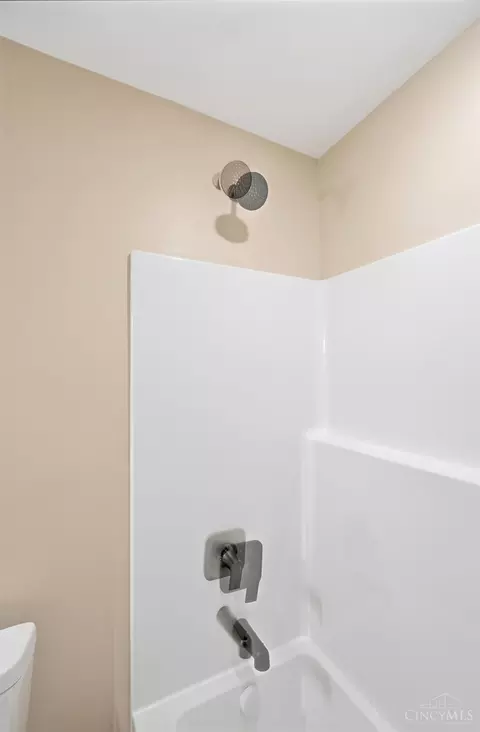Bath - 1006 Harrogate Ct, Forest Park, OH 45240 photo 17 of 17