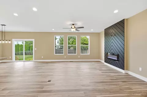 Living - 1006 Harrogate Ct, Forest Park, OH 45240 photo 1 of 4