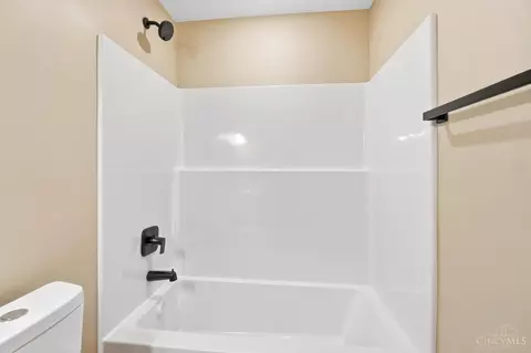 Bath - 1006 Harrogate Ct, Forest Park, OH 45240 photo 14 of 17