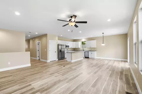 Living - 1006 Harrogate Ct, Forest Park, OH 45240 photo 3 of 4