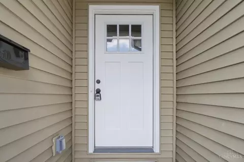 Entry Way - 1006 Harrogate Ct, Forest Park, OH 45240 photo 1 of 12