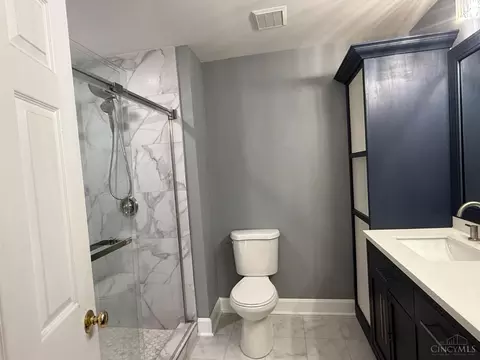 Bath - 8354 Shadowpoint Ct, Montgomery, OH 45242 photo 1 of 6