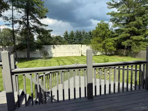 Exterior - 8354 Shadowpoint Ct, Montgomery, OH 45242 photo 3 of 4