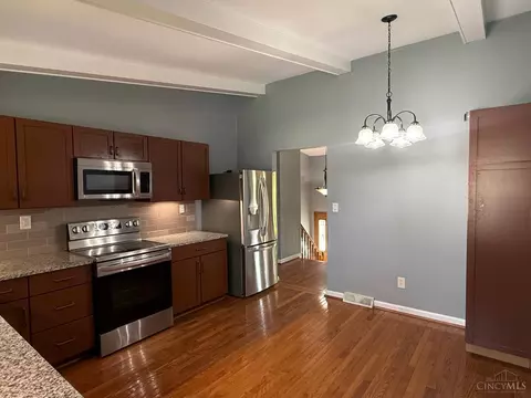 Kitchen - 8354 Shadowpoint Ct, Montgomery, OH 45242 photo 5 of 5
