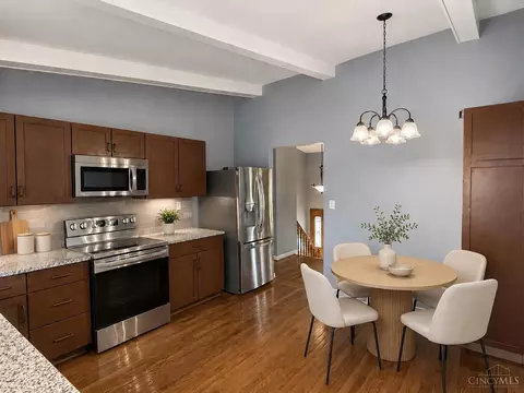 Kitchen - 8354 Shadowpoint Ct, Montgomery, OH 45242 photo 2 of 5