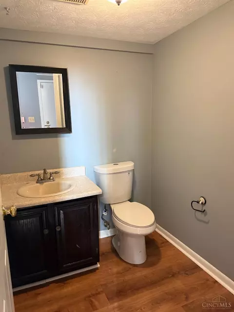 Bath - 8354 Shadowpoint Ct, Montgomery, OH 45242 photo 6 of 6