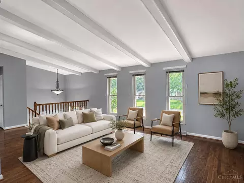 Living - 8354 Shadowpoint Ct, Montgomery, OH 45242 photo 1 of 10
