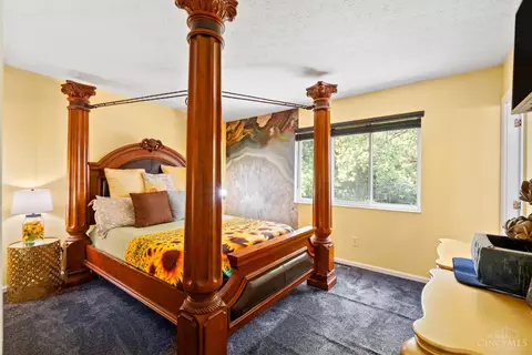 Bedroom - 2220 Miles Rd, Cincinnati, OH 45231 photo 2 of 2