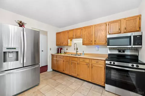 Kitchen - 2220 Miles Rd, Cincinnati, OH 45231 photo 1 of 2