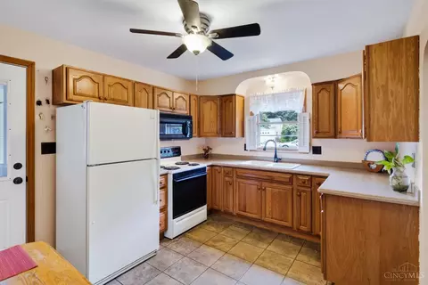 Kitchen - 10581 Chipstone Dr, Harrison, OH 45030 photo 1 of 5