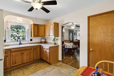 Kitchen - 10581 Chipstone Dr, Harrison, OH 45030 photo 3 of 5