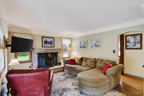 Living - 10581 Chipstone Dr, Harrison, OH 45030 photo 3 of 6