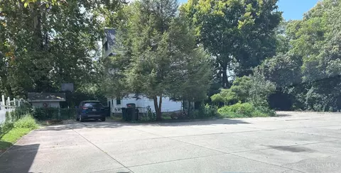 Exterior - 6427 Gracely Dr, Cincinnati, OH 45233 photo 3 of 4