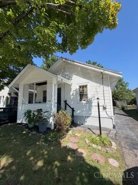 7008 Grace Ave, Cincinnati, OH 45227