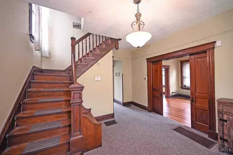 Entry Way - 2220 Eureka Ter, Cincinnati, OH 45219 photo 2 of 5