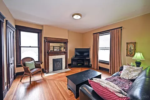 Living - 2220 Eureka Ter, Cincinnati, OH 45219 photo 4 of 5