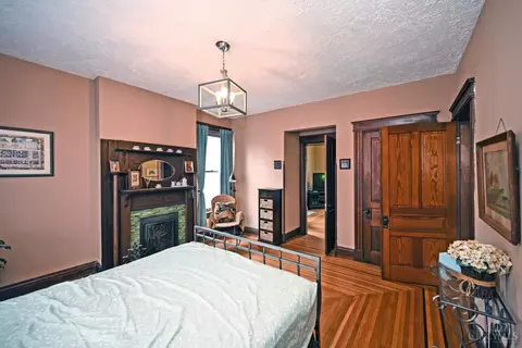 Bedroom - 2220 Eureka Ter, Cincinnati, OH 45219 photo 2 of 7