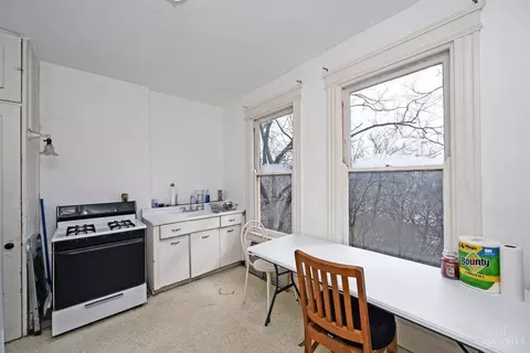 Kitchen - 2220 Eureka Ter, Cincinnati, OH 45219 photo 5 of 7