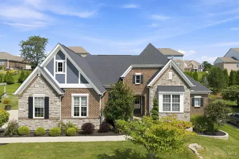 7174 Laurel Oaks Dr, West Chester, OH 45069