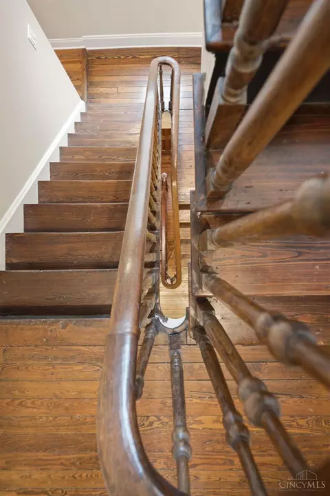 Entry Way - 1329 Republic St, Cincinnati, OH 45202 photo 6 of 8