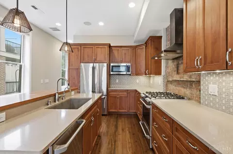 Kitchen - 1329 Republic St, Cincinnati, OH 45202 photo 3 of 6