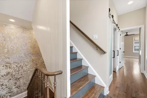 Entry Way - 1329 Republic St, Cincinnati, OH 45202 photo 7 of 8