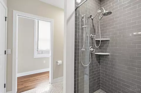 Bath - 1329 Republic St, Cincinnati, OH 45202 photo 4 of 5