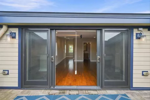 Exterior - 1329 Republic St, Cincinnati, OH 45202 photo 5 of 17