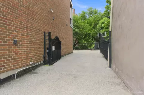 Exterior - 1329 Republic St, Cincinnati, OH 45202 photo 12 of 17