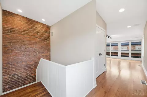 Entry Way - 1329 Republic St, Cincinnati, OH 45202 photo 8 of 8
