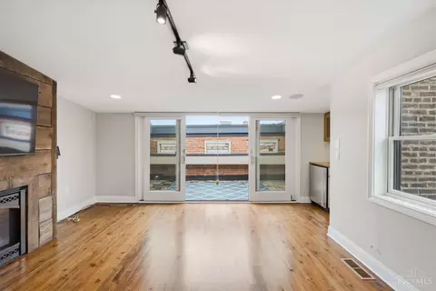Living - 1329 Republic St, Cincinnati, OH 45202 photo 9 of 9
