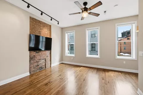 Living - 1329 Republic St, Cincinnati, OH 45202 photo 4 of 9