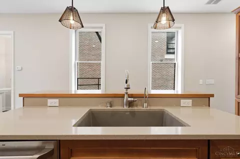 Kitchen - 1329 Republic St, Cincinnati, OH 45202 photo 5 of 6