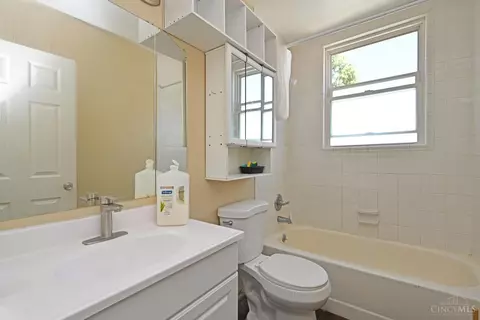 Bath - 608 Orient Ave, Cincinnati, OH 45232 photo 1 of 2