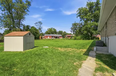 Exterior - 8929 Cavalier Dr, Cincinnati, OH 45231 photo 9 of 10