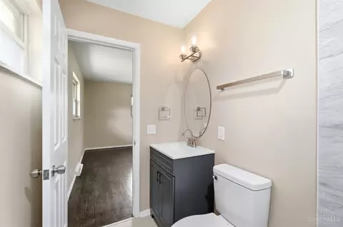 Bath - 8929 Cavalier Dr, Cincinnati, OH 45231 photo 2 of 8